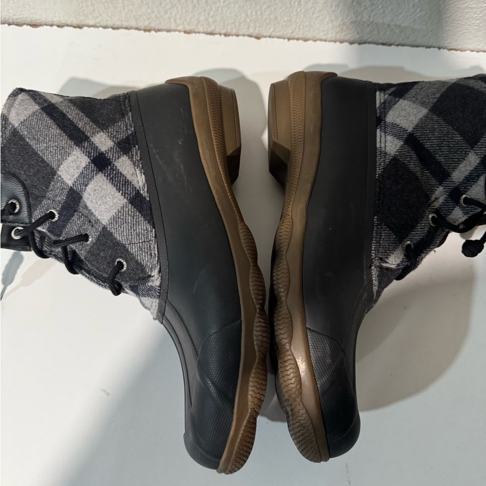 SPERRY Syren Gulf Duck Boots black multi checkered size 9 - Picture 11 of 13